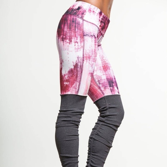 🔥HOST PICK 🔥 EUC Alo Yoga Goddess Leggings - Picture 1 of 2